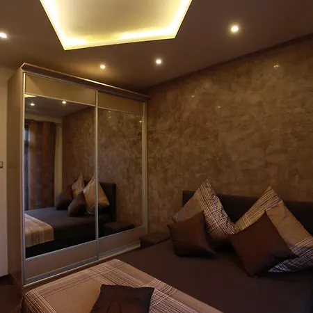 Apartment Brown *